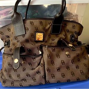 Dooney & Bourke Tote
